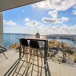 24th Floor Luxury Sea View Pools Gym & Rooftop I Mercury Tower Appartement *