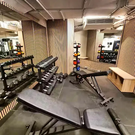 24th Floor Luxury Sea View Pools Gym & Rooftop I Mercury Tower דירה *