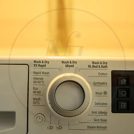 24th Floor Luxury Sea View Pools Gym & Rooftop I Mercury Tower דירה