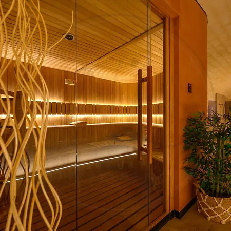 24th Floor Luxury Sea View Pools Gym & Rooftop I Mercury Tower דירה