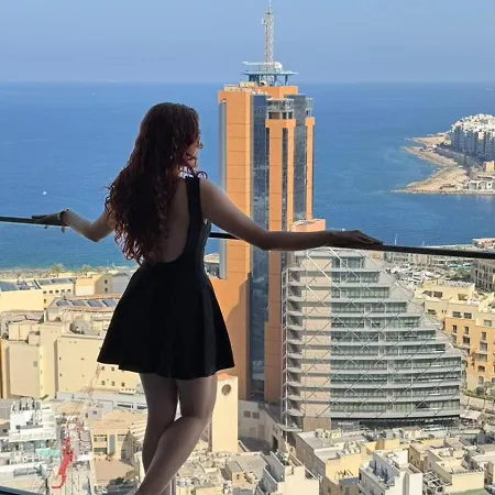 Apartment 24th Floor Luxury Sea View Pools Gym & Rooftop I Mercury Tower