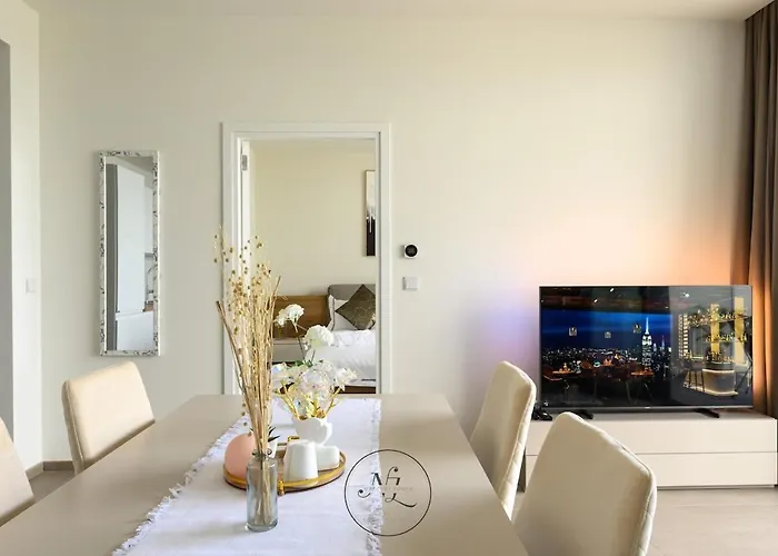 24th Floor Luxury Sea View Pools Gym & Rooftop I Mercury Tower Сент Джулианс