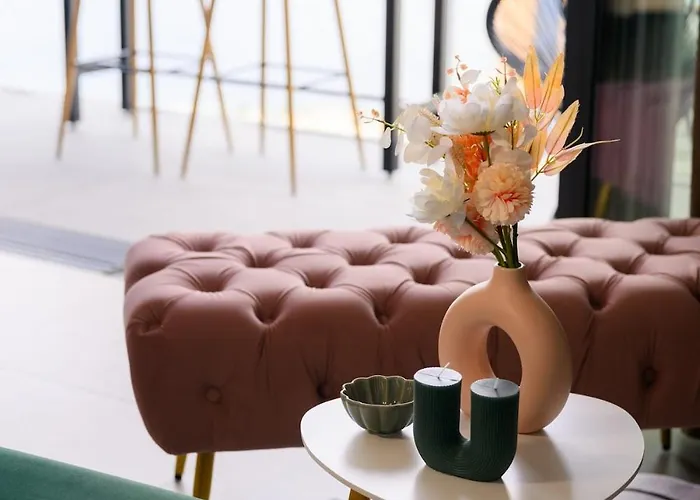 24th Floor Luxury Sea View Pools Gym & Rooftop I Mercury Tower *