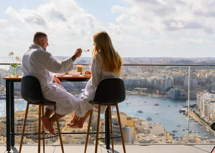 Апартаменты 24th Floor Luxury Sea View Pools Gym & Rooftop I Mercury Tower *