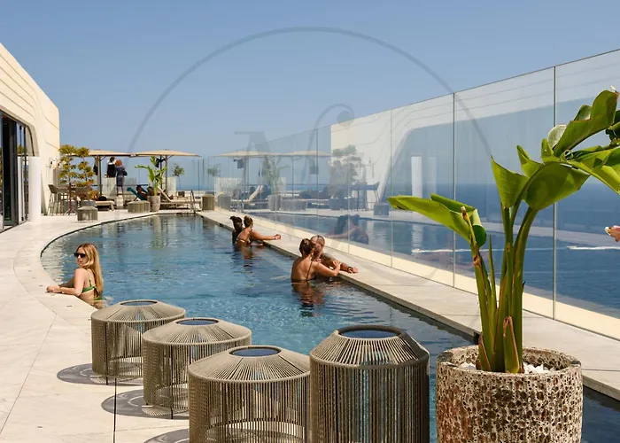 24th Floor Luxury Sea View Pools Gym & Rooftop I Mercury Tower Сент Джулианс