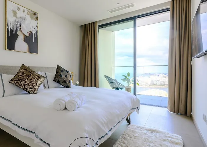 24th Floor Sea View In Mercury Tower St Julians דירה