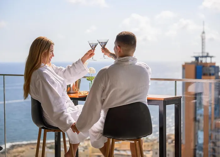 Апартаменты 24th Floor Luxury Sea View Pools Gym & Rooftop I Mercury Tower *