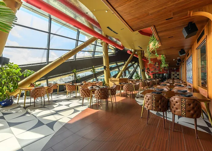 24th Floor Luxury Sea View Pools Gym & Rooftop I Mercury Tower *