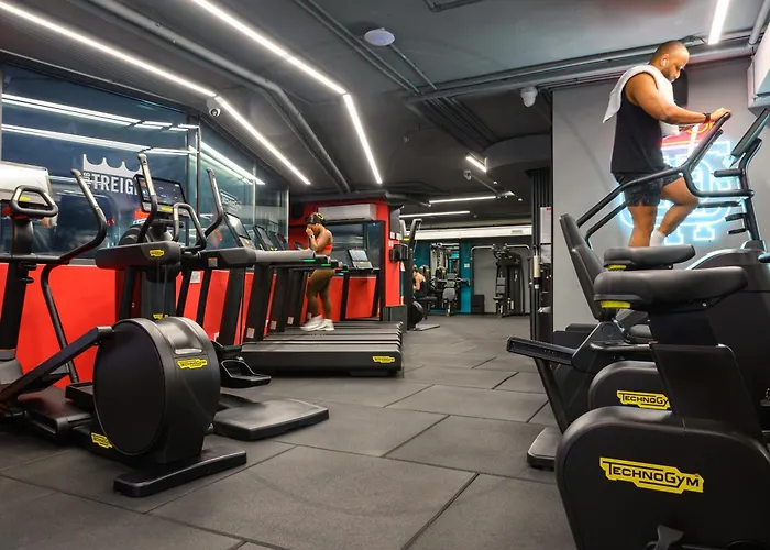 Апартаменты 24th Floor Luxury Sea View Pools Gym & Rooftop I Mercury Tower