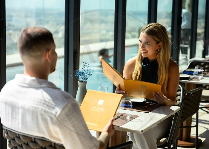 24th Floor Luxury Sea View Pools Gym & Rooftop I Mercury Tower *