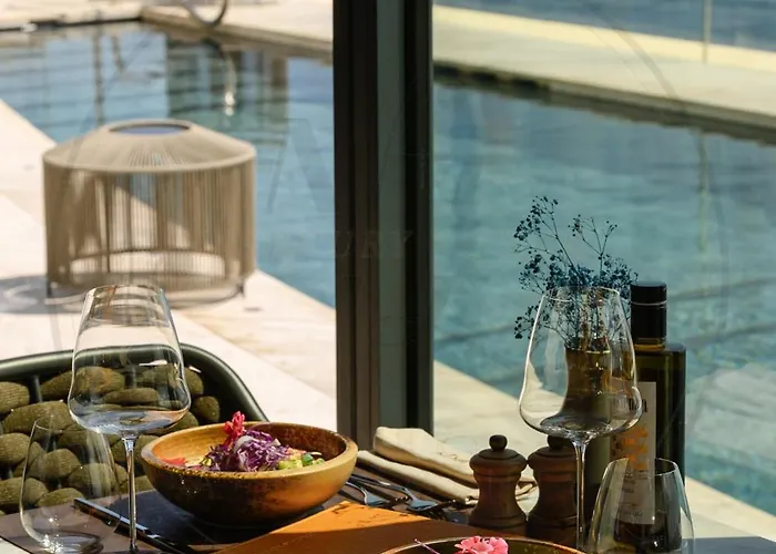 24th Floor Luxury Sea View Pools Gym & Rooftop I Mercury Tower * Сент Джулианс