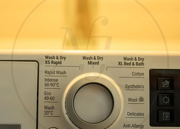 24th Floor Luxury Sea View Pools Gym & Rooftop I Mercury Tower Апартаменты