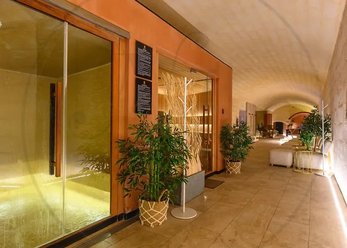 24th Floor Luxury Sea View Pools Gym & Rooftop I Mercury Tower Сент Джулианс