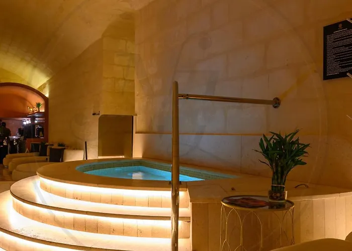 24th Floor Luxury Sea View Pools Gym & Rooftop I Mercury Tower * Сент Джулианс